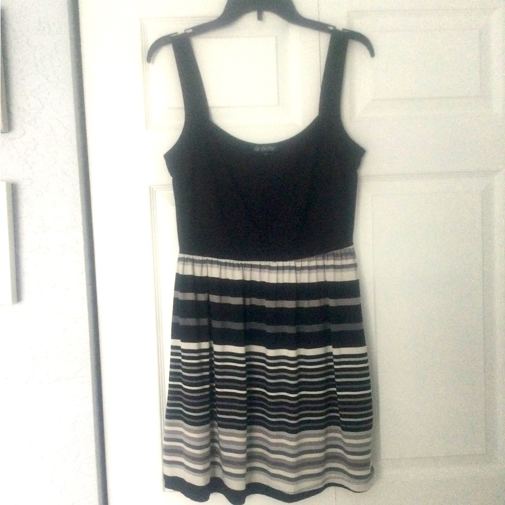 NWOT WOMAN DRESS